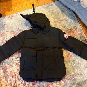 Canada Goose Men's Black and Navy Coat